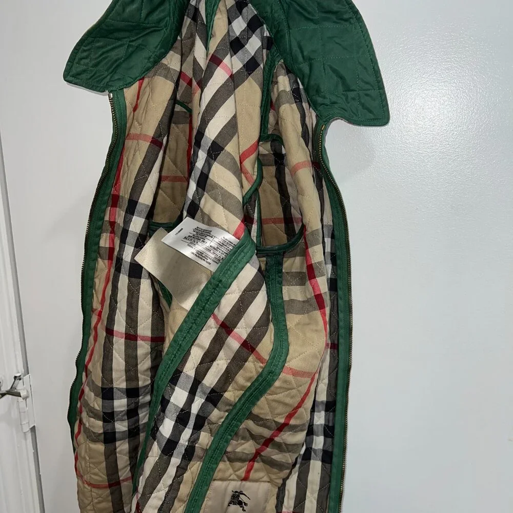 SOLD ! Vintage Burberry Quilted Down Jacket – Olive Green - Picture 4 of 6